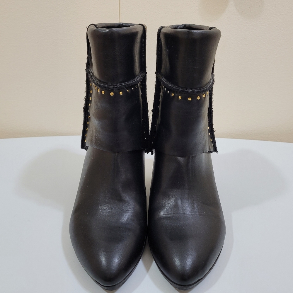 Fergie Boots sz 6